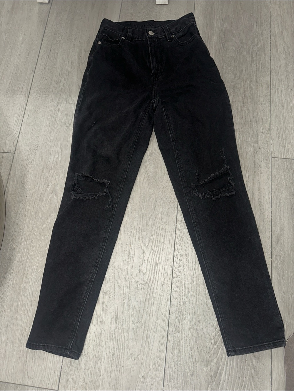American Eagle Outfitters Black High-Rise Distressed Jeans size 000